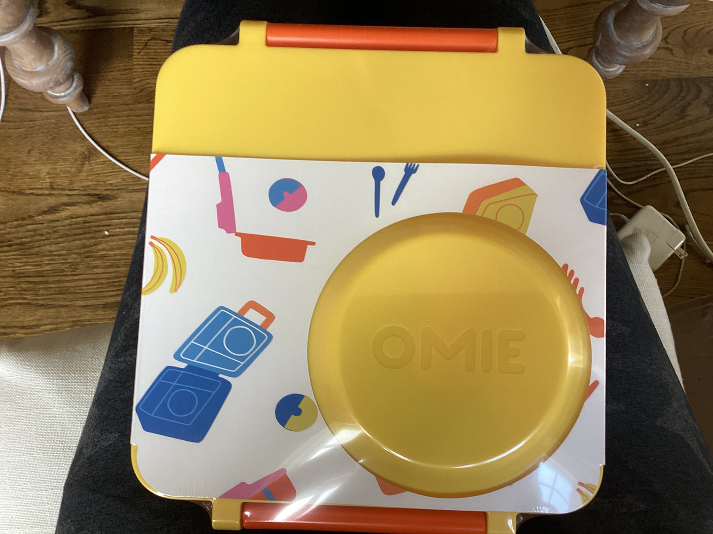 Omie box- yellow
