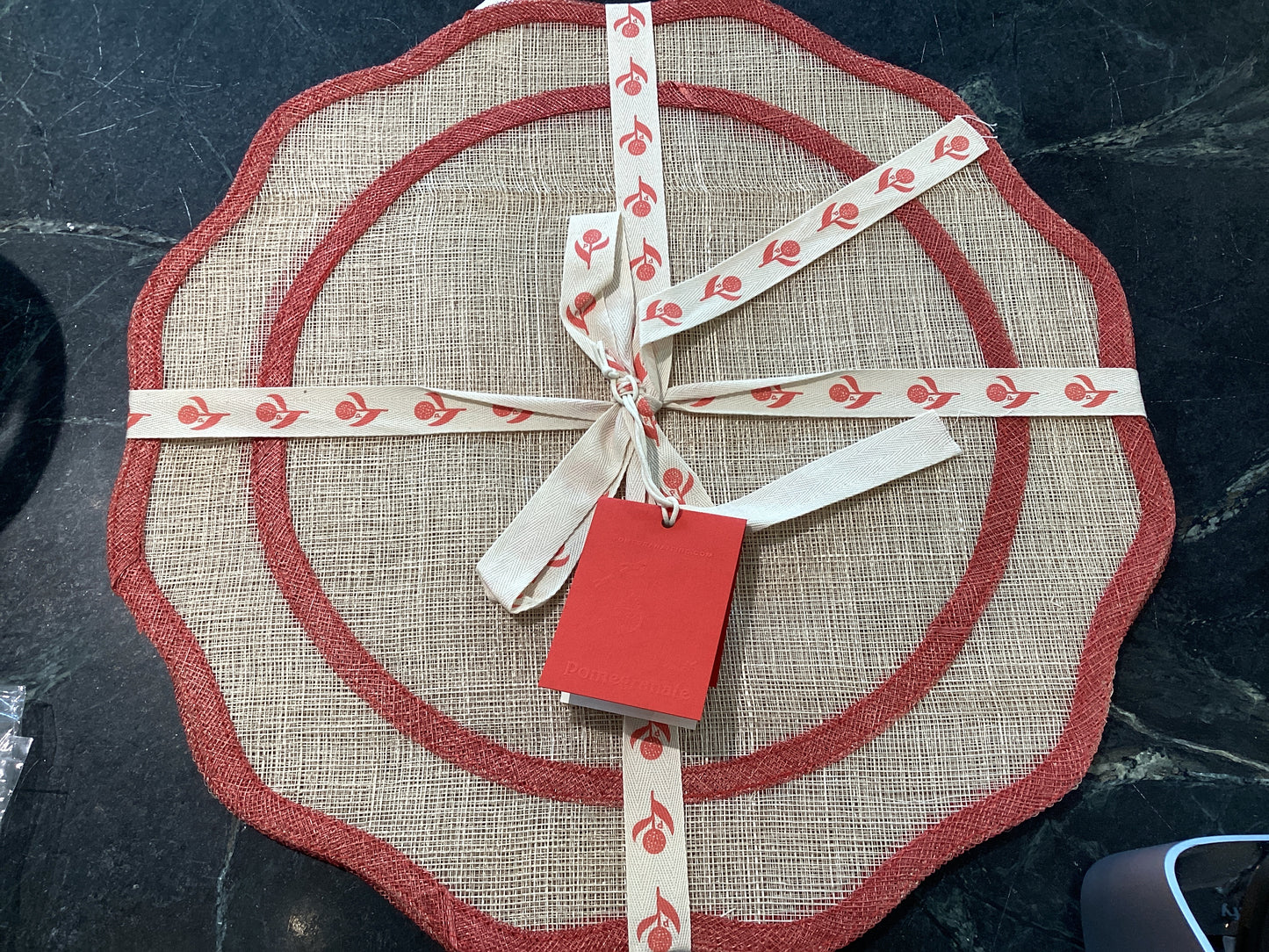 Pomegranate-red scalloped rice paper placemat (4)