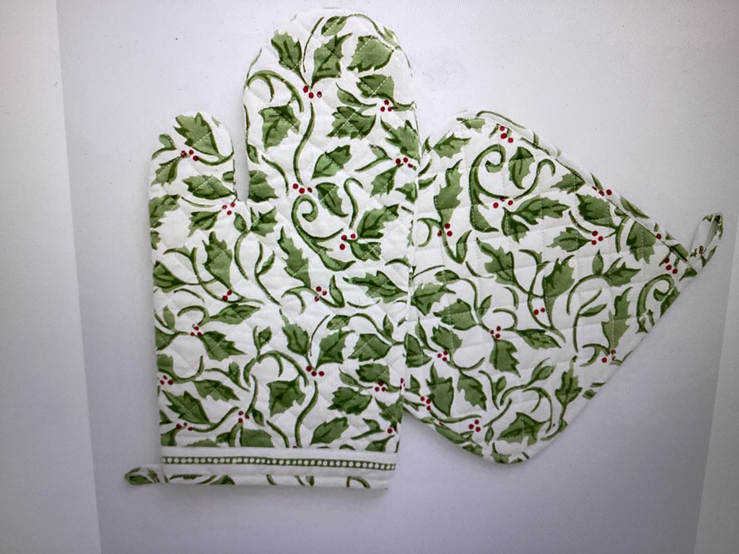Pomegranate-oven mitt set holly berry
