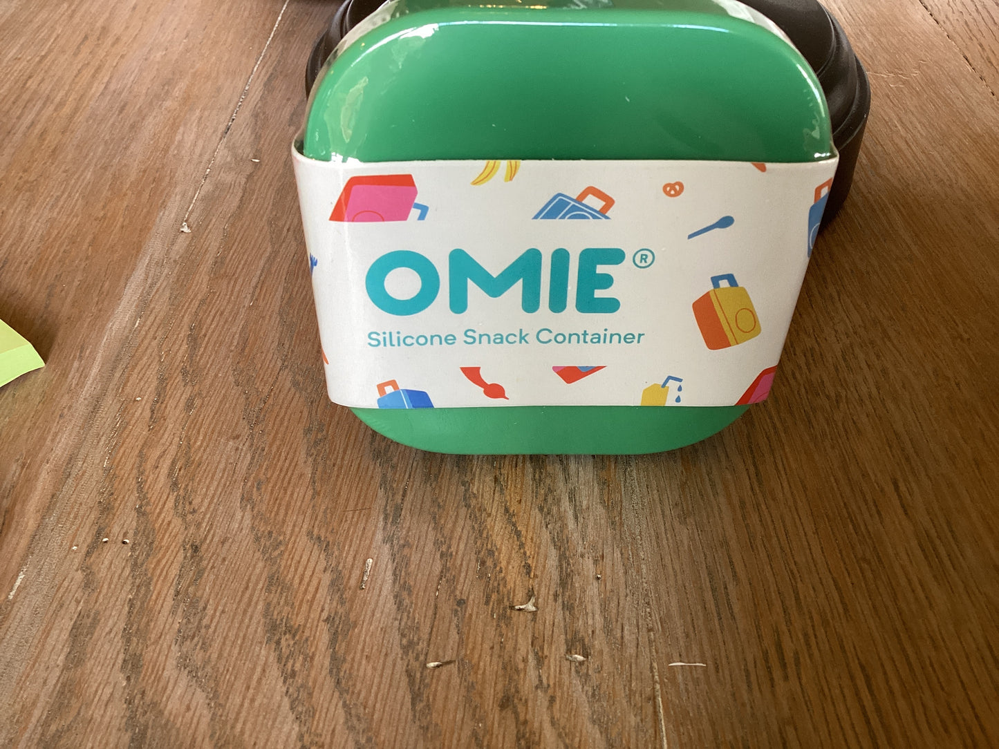 Omie snack container-green