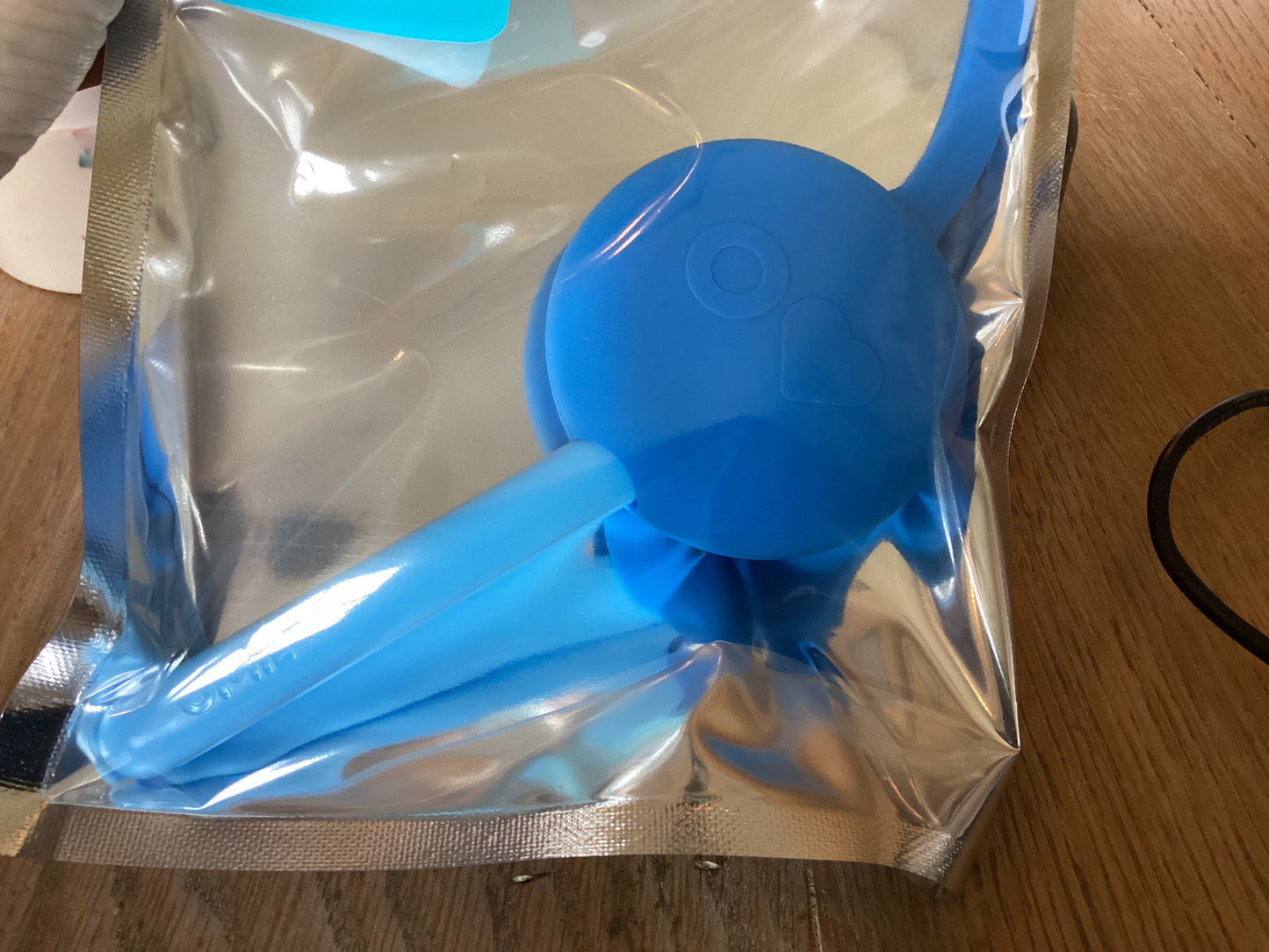 Omie pod- blue