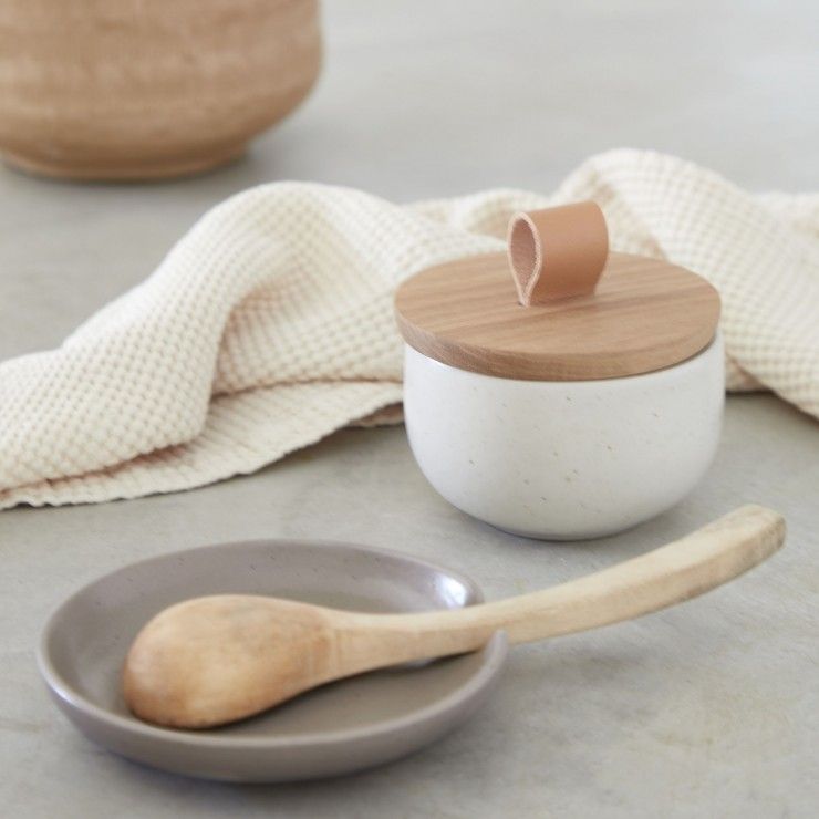 Casafina-Pacifica salt with wood top