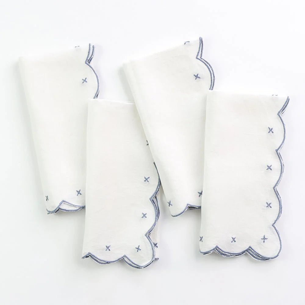 Pomegranate - Scalloped Knot Light Blue Napkins set of 4