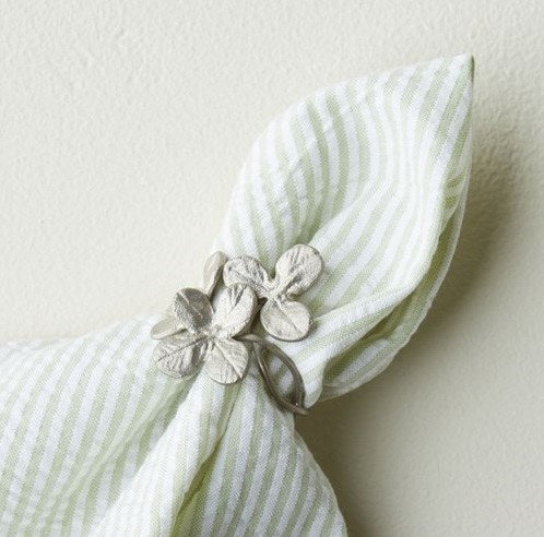 Tableau-Silver flower cluster napkin rings